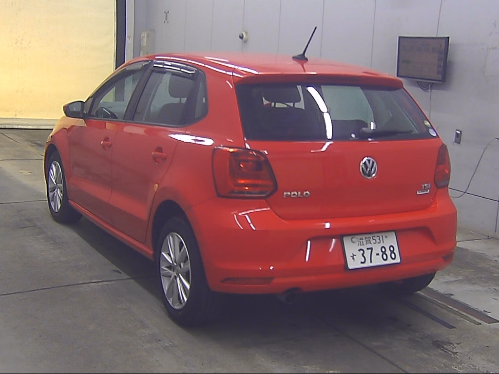VOLKSWAGEN POLO