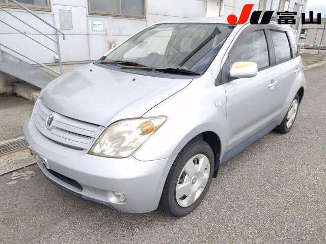 TOYOTA IST