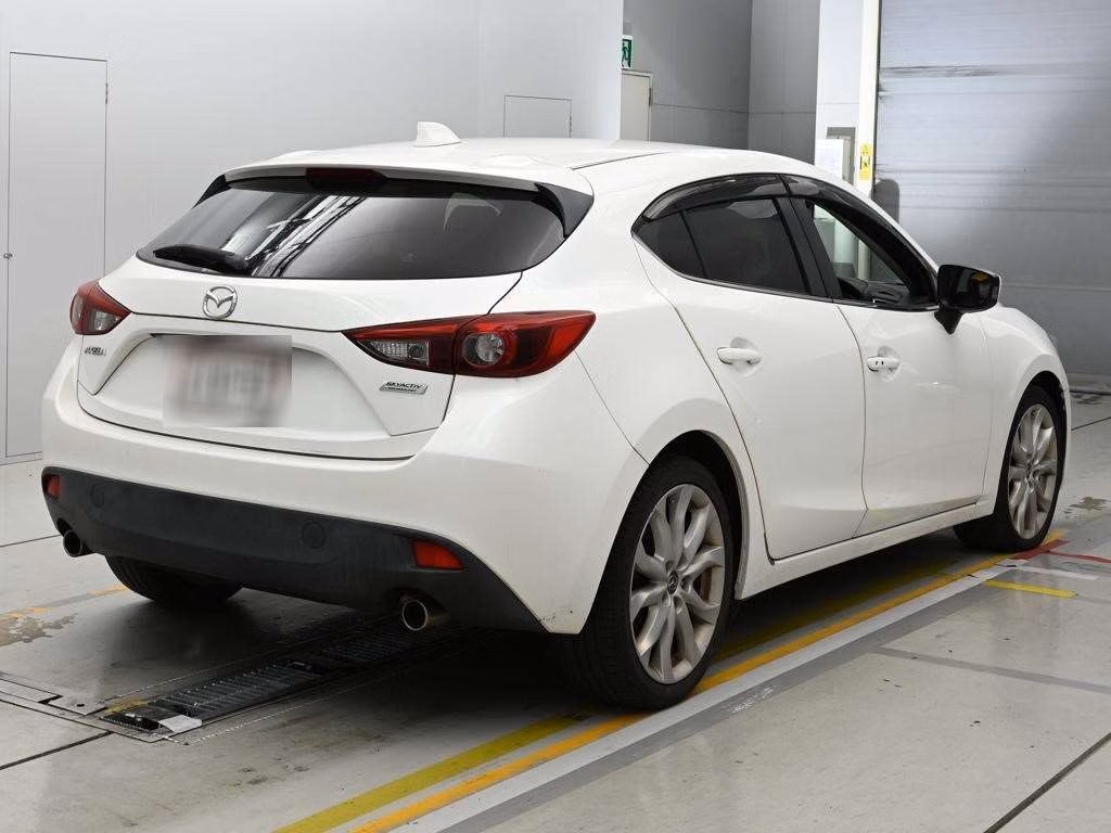 MAZDA AXELA