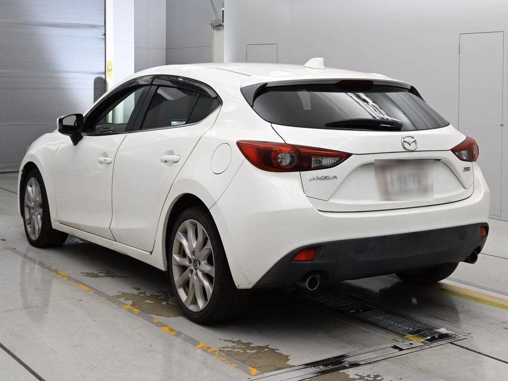 MAZDA AXELA