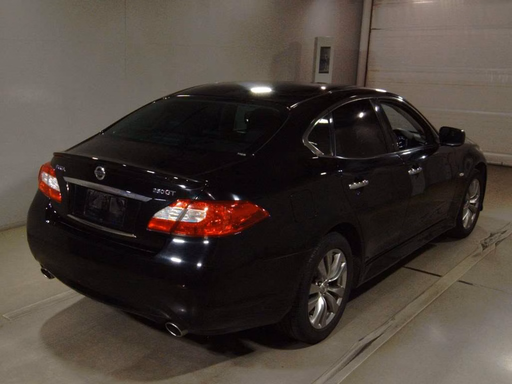 NISSAN FUGA