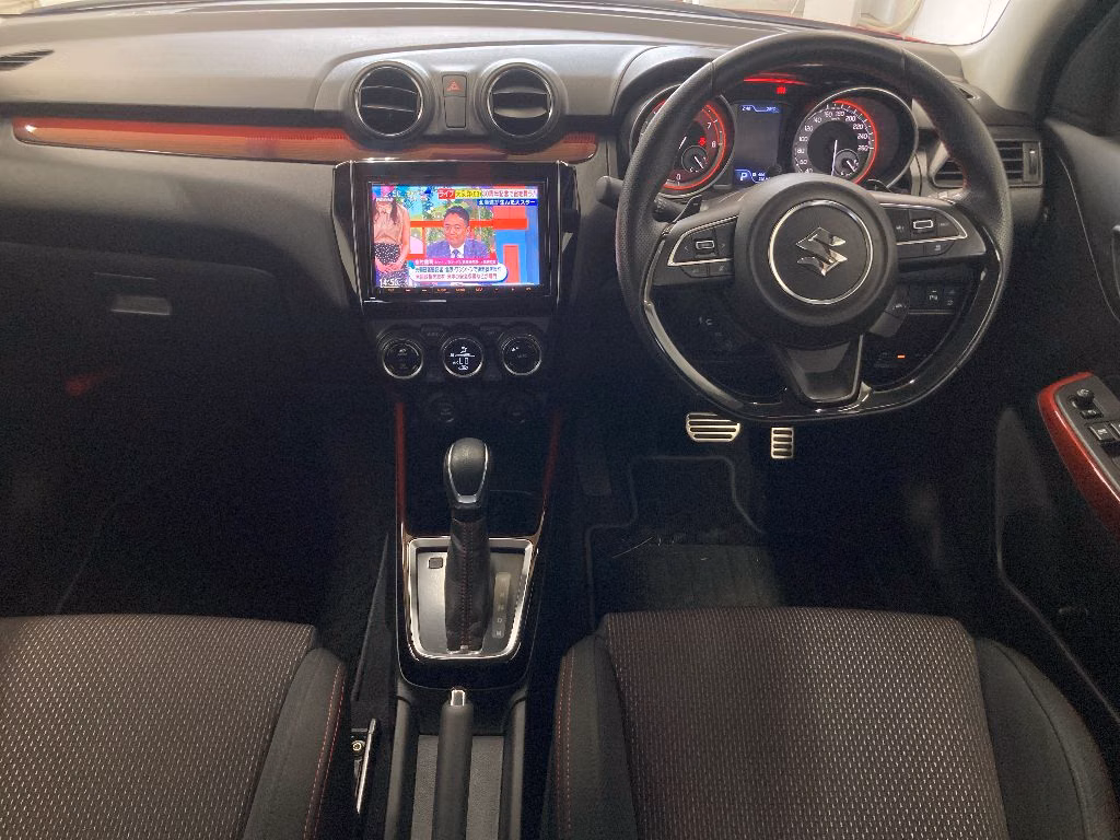 SUZUKI SWIFT