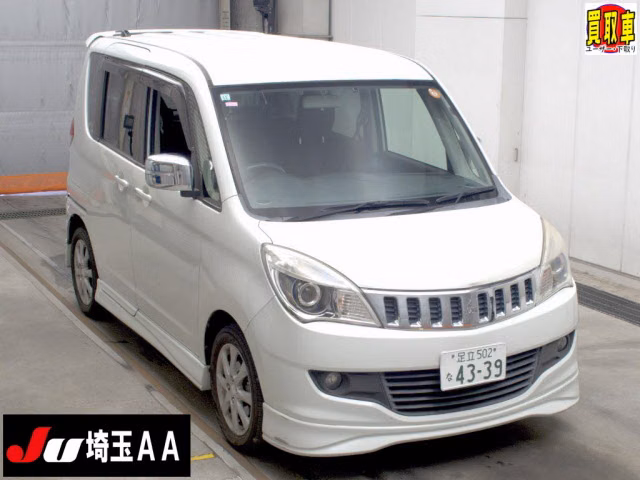 MITSUBISHI DELICA D:2