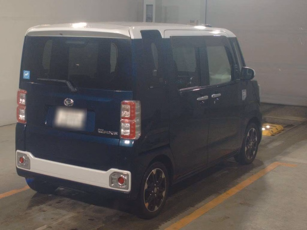 DAIHATSU WAKE