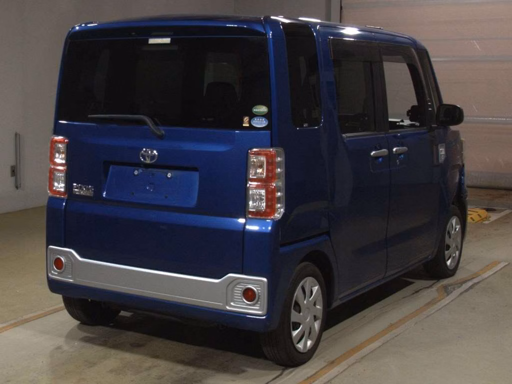 TOYOTA PIXIS MEGA