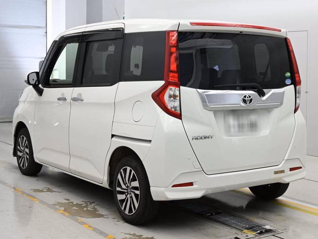 TOYOTA ROOMY