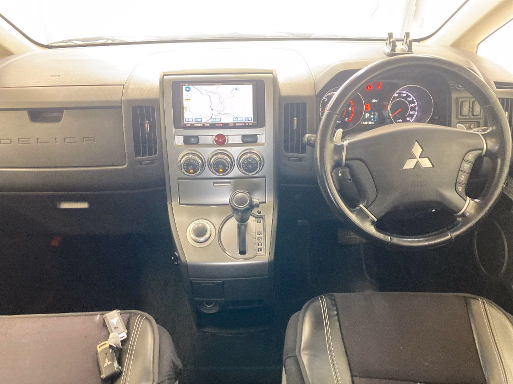 MITSUBISHI DELICA D:5