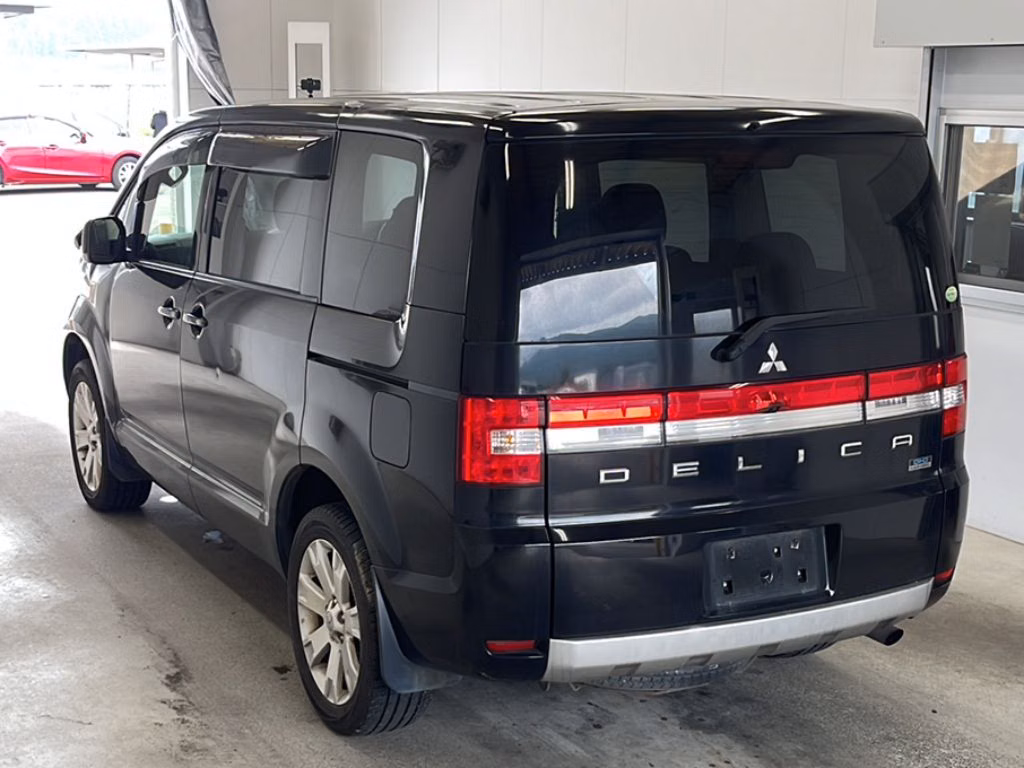 MITSUBISHI DELICA D:5