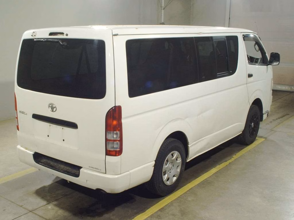 TOYOTA REGIUS ACE