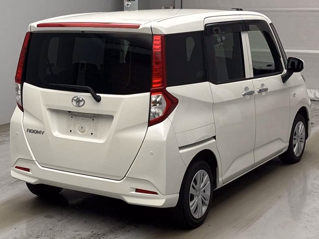 TOYOTA ROOMY