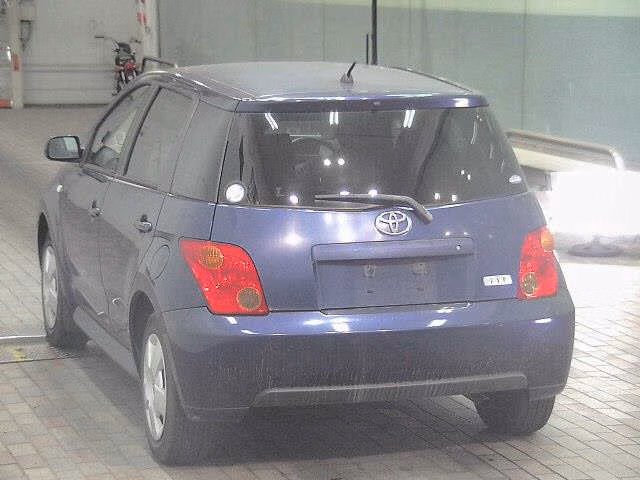 TOYOTA IST