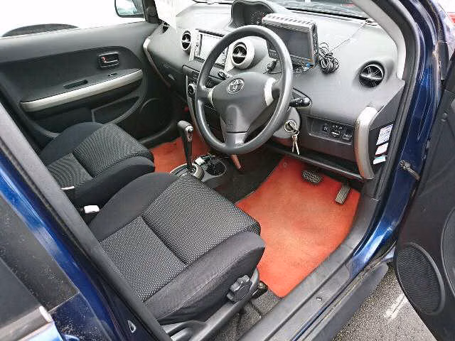 TOYOTA IST