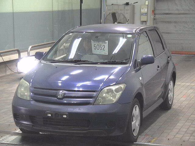 TOYOTA IST