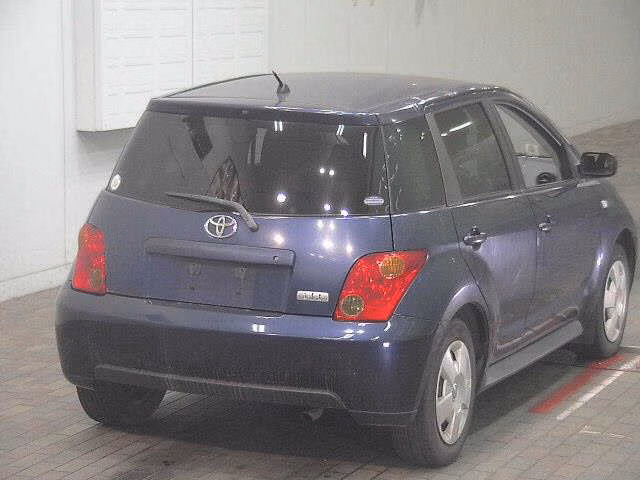 TOYOTA IST