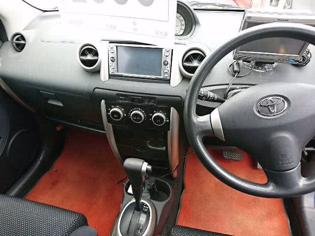 TOYOTA IST