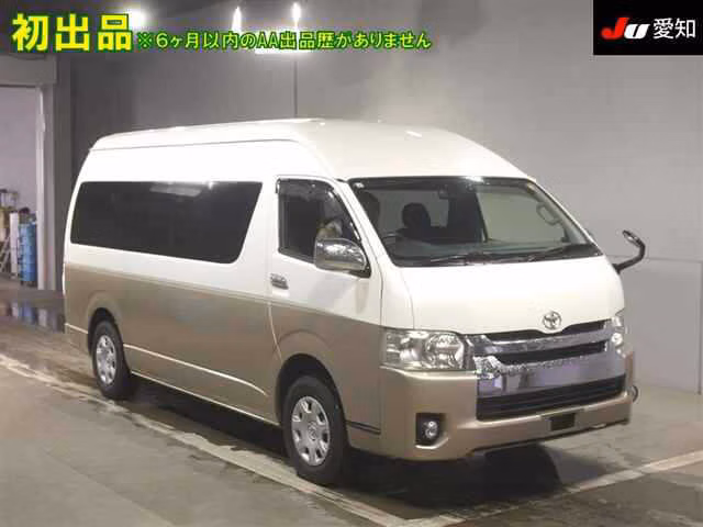 TOYOTA HIACE