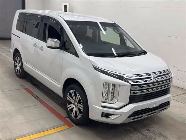 MITSUBISHI DELICA D:5