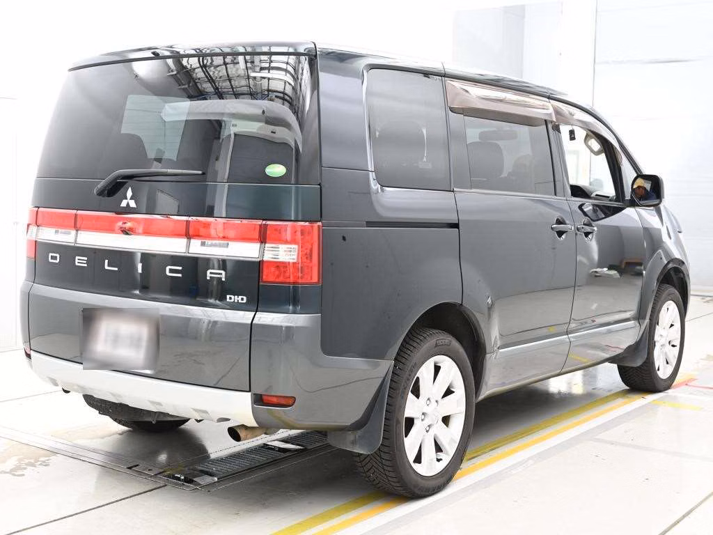 MITSUBISHI DELICA D:5