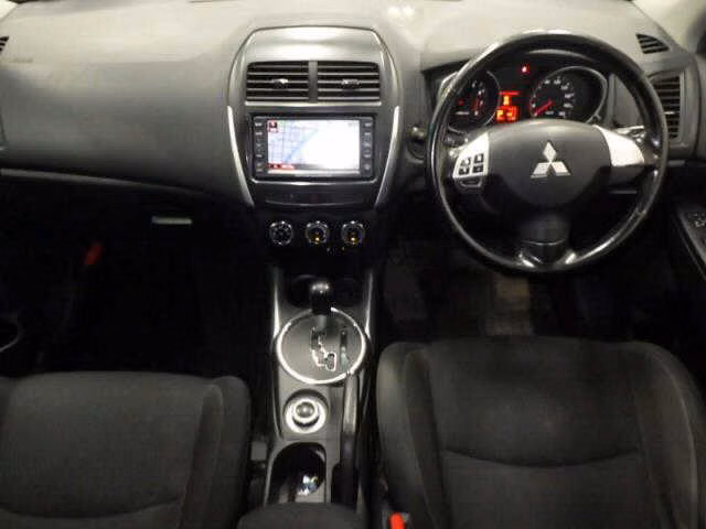 MITSUBISHI RVR