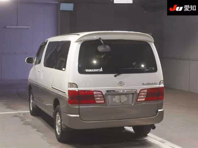 TOYOTA GRAND HIACE