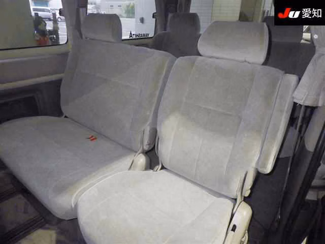 TOYOTA GRAND HIACE