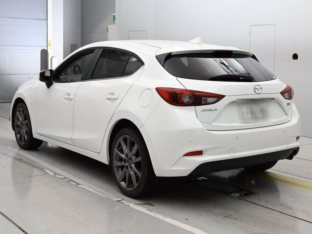 MAZDA AXELA