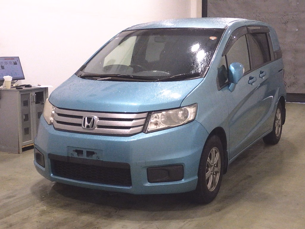 HONDA FREED SPIKE