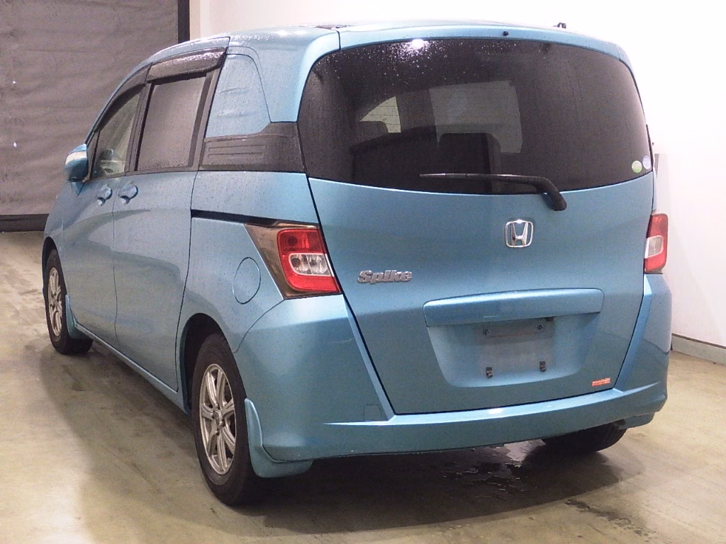 HONDA FREED SPIKE