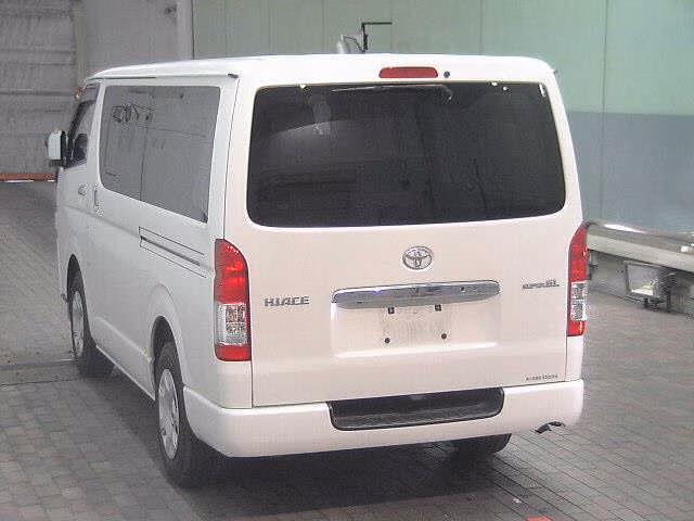 TOYOTA REGIUS ACE
