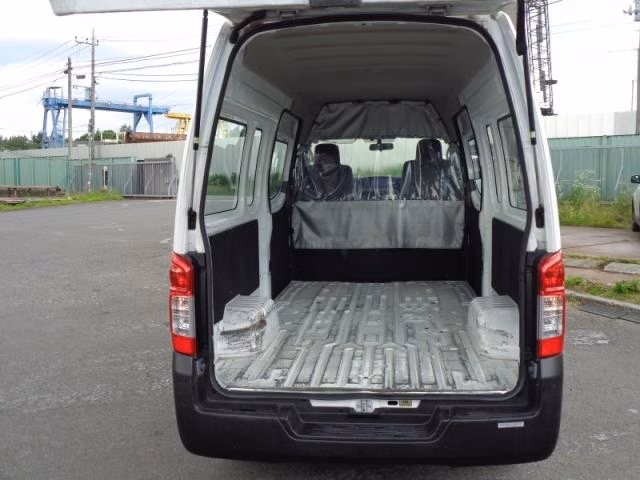 NISSAN NV350 CARAVAN