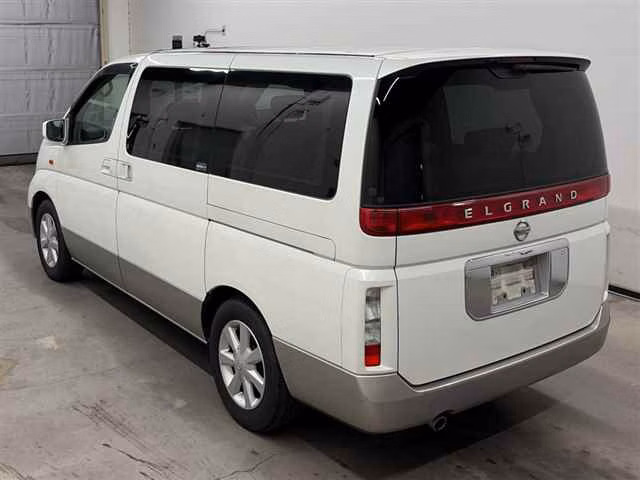 NISSAN ELGRAND