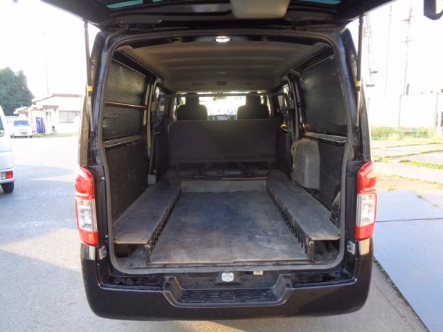 NISSAN NV350 CARAVAN