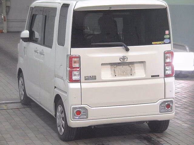 TOYOTA PIXIS MEGA