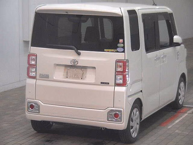 TOYOTA PIXIS MEGA