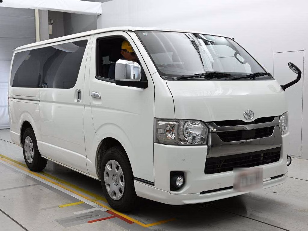 TOYOTA REGIUS ACE
