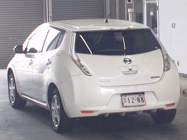 NISSAN LEAF