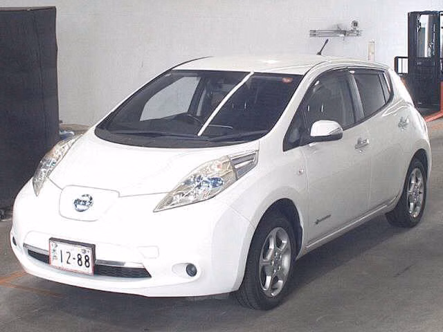 NISSAN LEAF