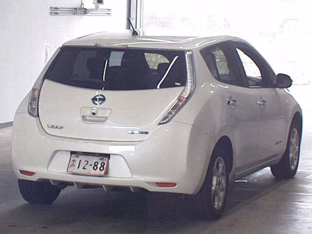 NISSAN LEAF