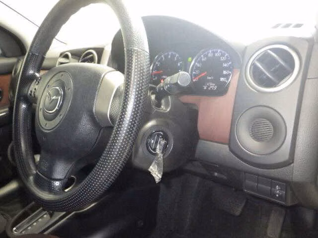 MAZDA VERISA