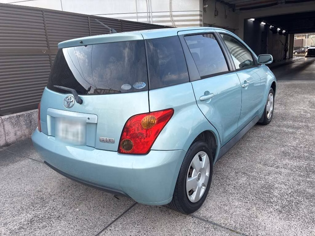 TOYOTA IST