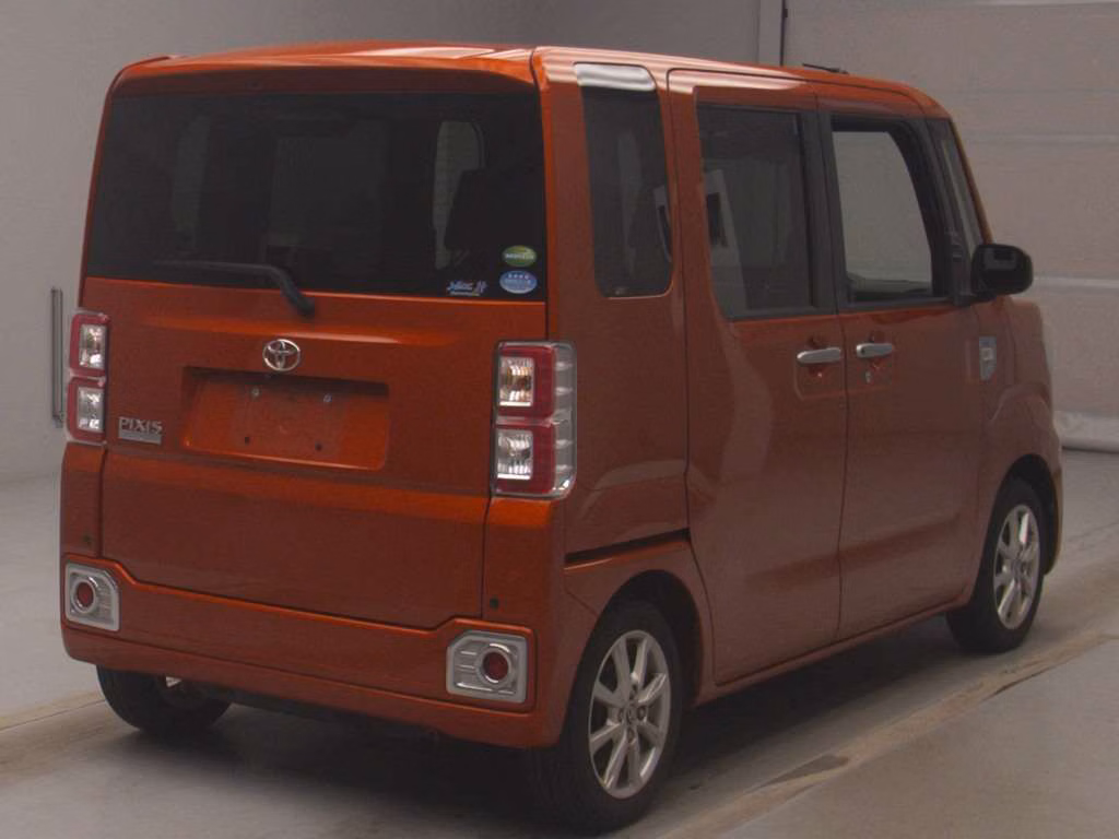 TOYOTA PIXIS MEGA