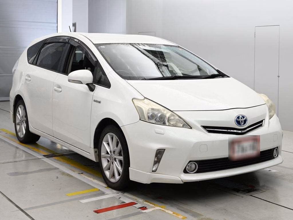 TOYOTA PRIUS ALPHA
