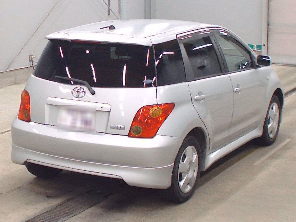 TOYOTA IST