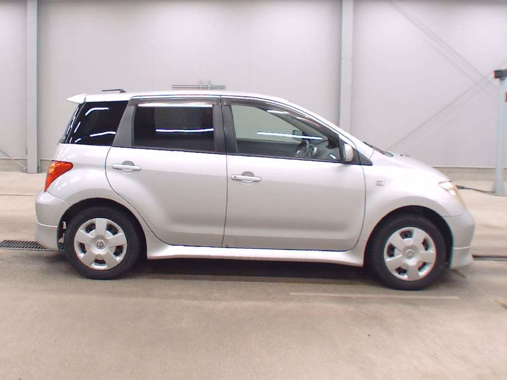 TOYOTA IST