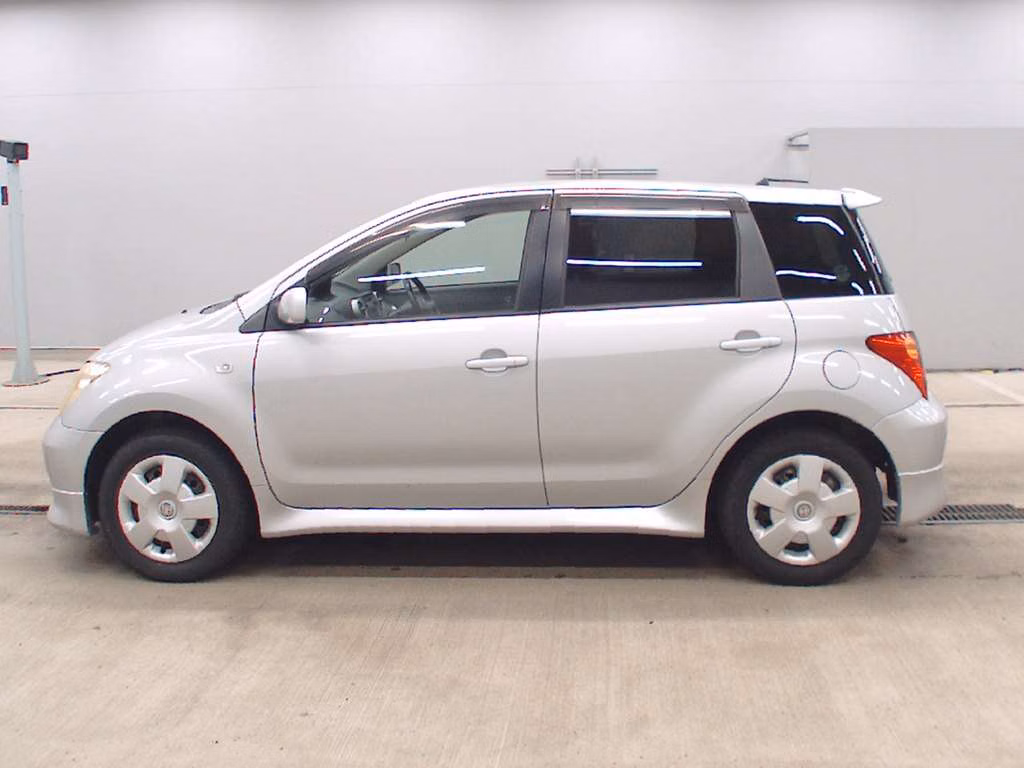 TOYOTA IST