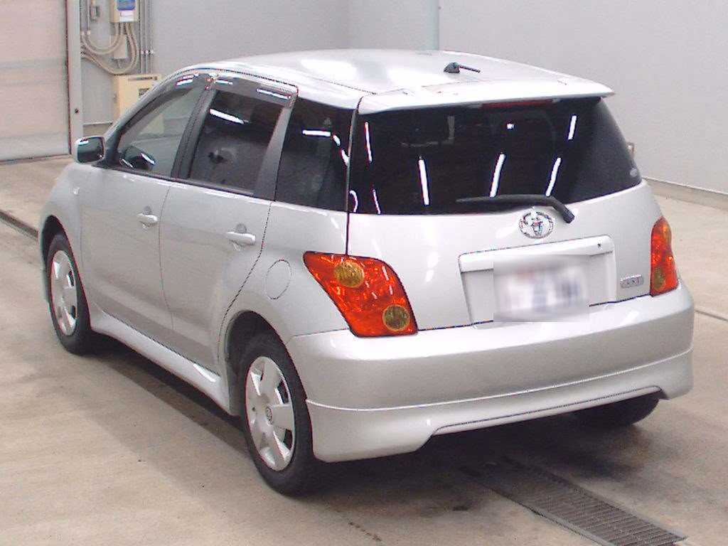 TOYOTA IST