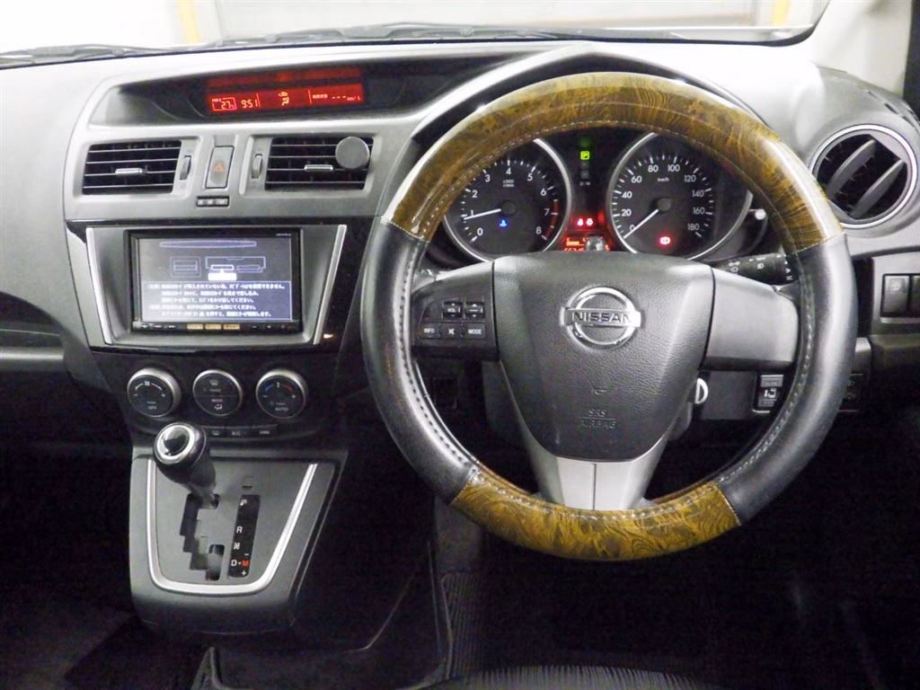 NISSAN LAFESTA