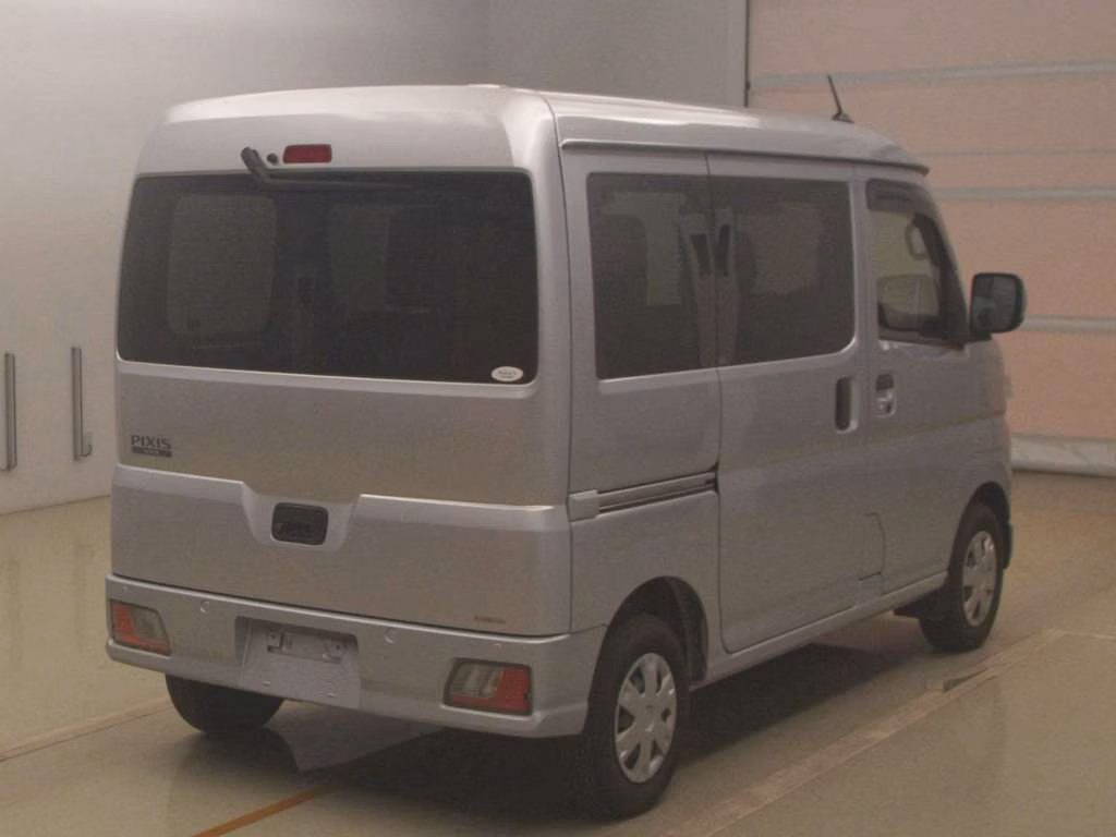 TOYOTA PIXIS VAN