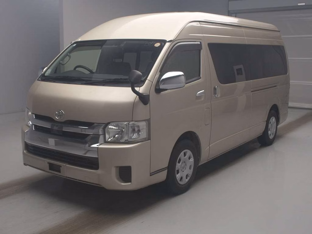 TOYOTA HIACE