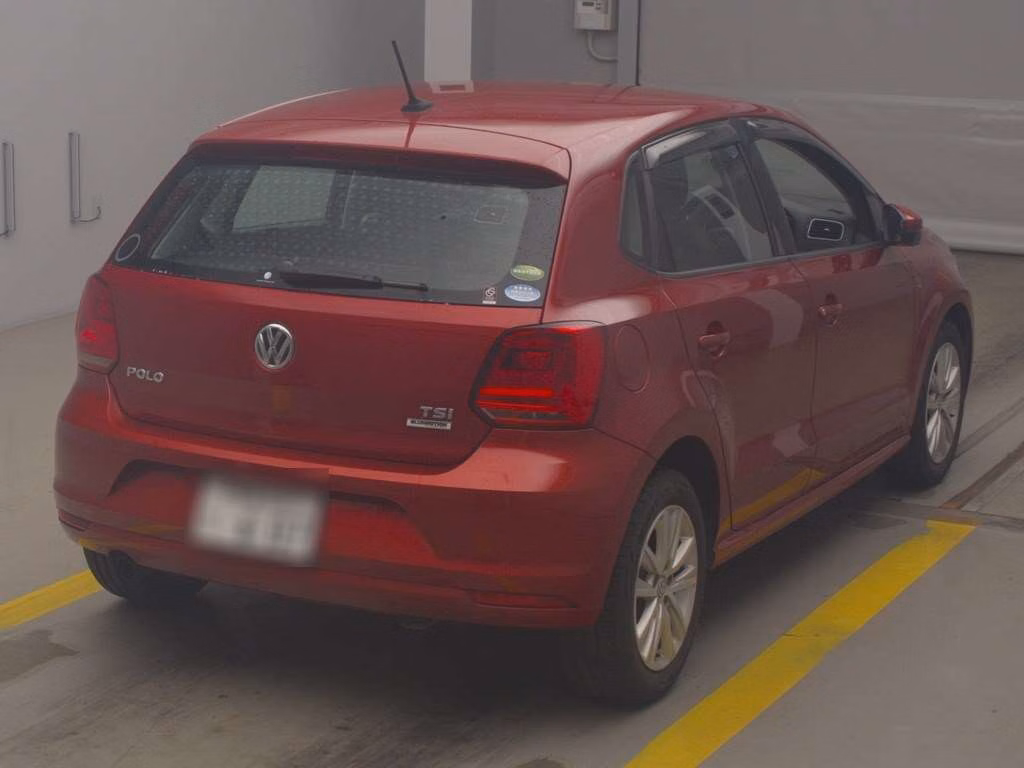 VOLKSWAGEN POLO